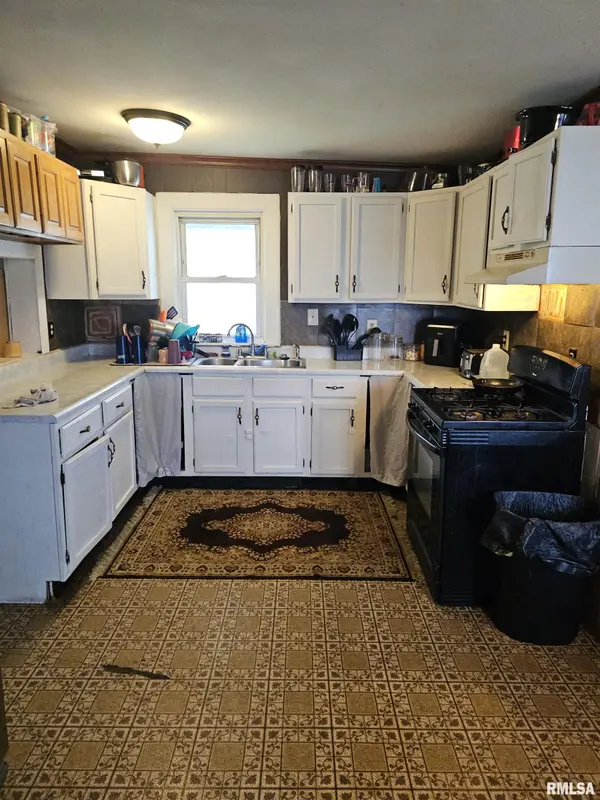 203 STATE ST, Benson, IL 61516