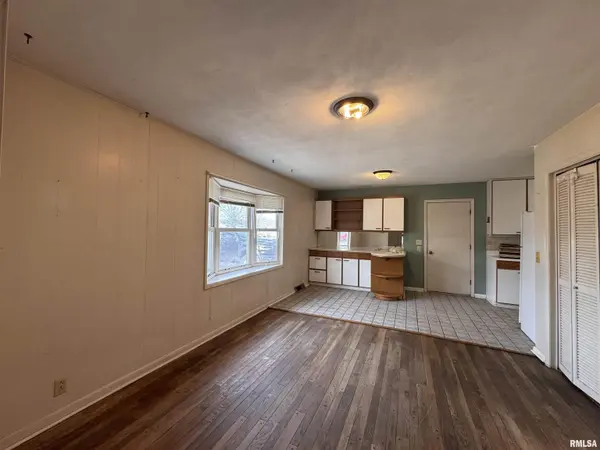 132 Kurlene DR, Macomb, IL 61455