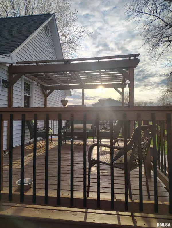 1255 E CHESTNUT ST, Canton, IL 61520