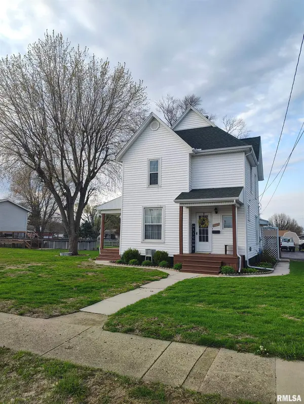1255 E CHESTNUT ST, Canton, IL 61520