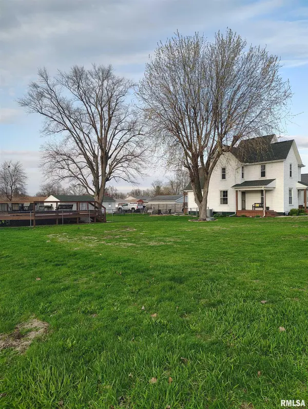1255 E CHESTNUT ST, Canton, IL 61520