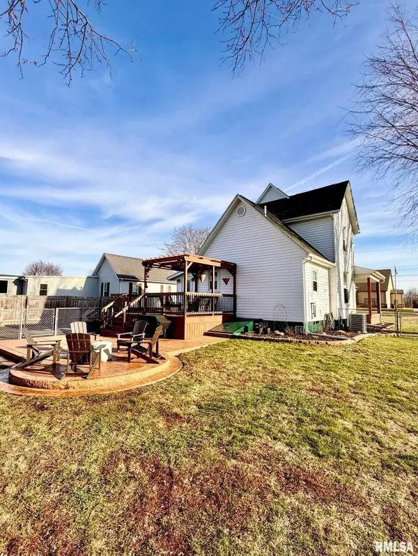 1255 E CHESTNUT ST, Canton, IL 61520