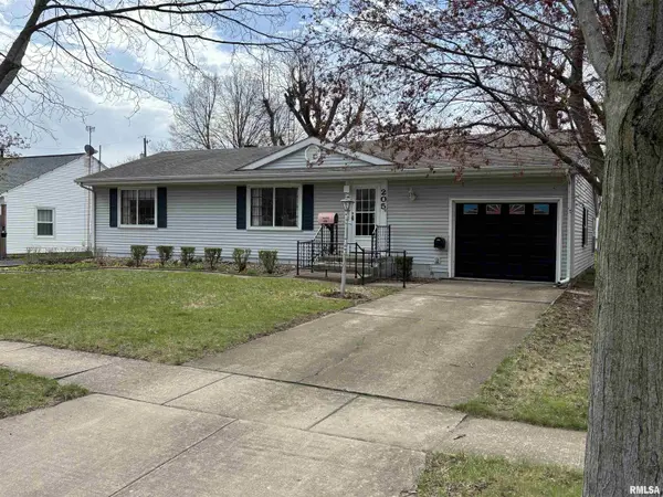 205 SHERWOOD WAY, Bloomington, IL 61701-3418