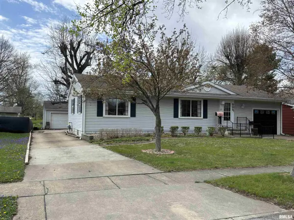 205 SHERWOOD WAY, Bloomington, IL 61701-3418