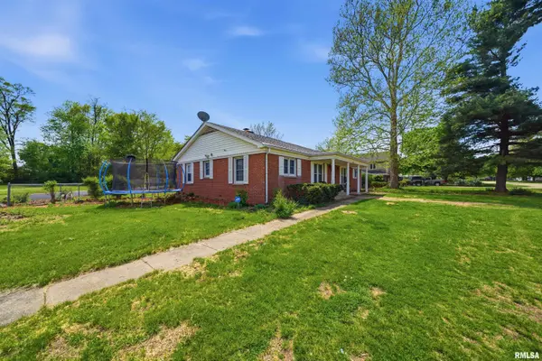 3308 E CEDAR HILLS DR, Chillicothe, IL 61523
