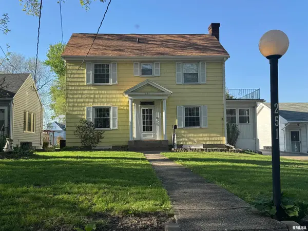 251 W ELM ST, Canton, IL 61520