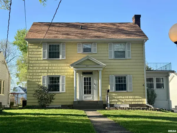 251 W ELM ST, Canton, IL 61520
