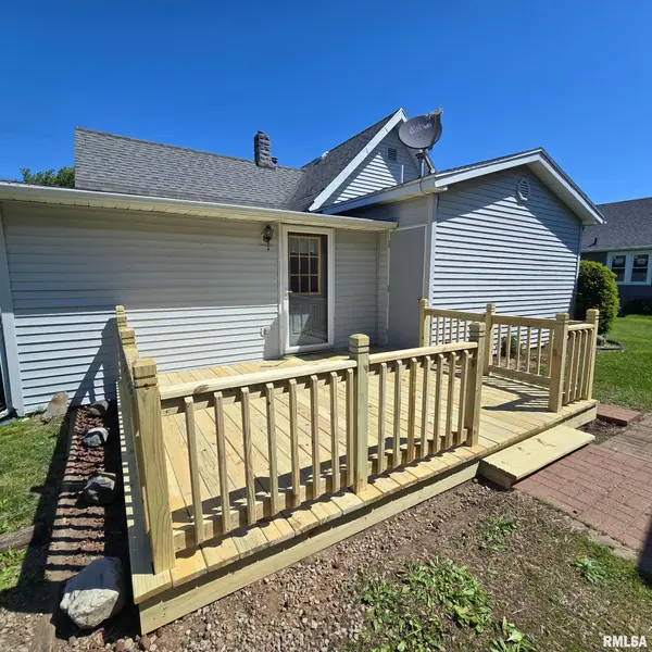 624 CHERRY ST, Hopedale, IL 61747
