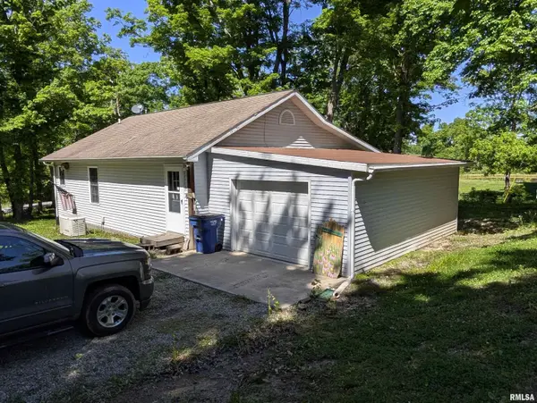 475 Karbers Ridge RD, Elizabethtown, IL 62931
