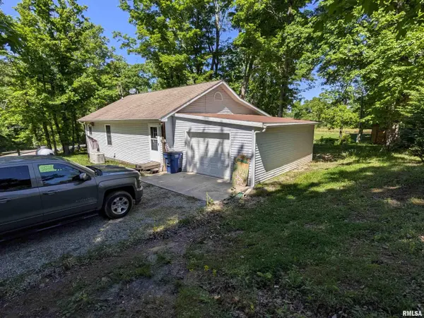 475 Karbers Ridge RD, Elizabethtown, IL 62931