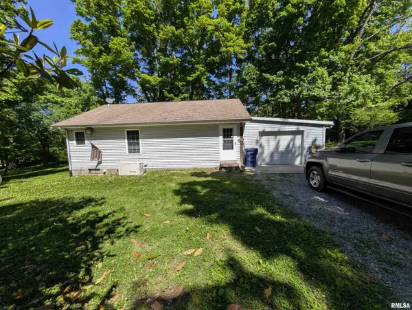 475 Karbers Ridge RD, Elizabethtown, IL 62931