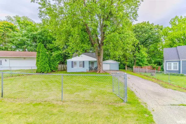 153 HOLLYWOOD CIR, Creve Coeur, IL 61610