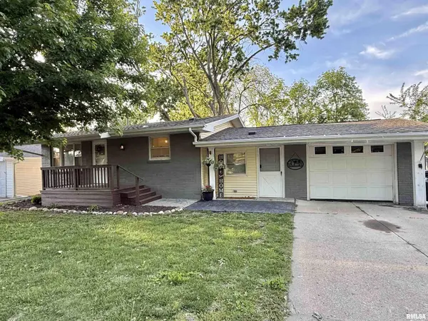 1035 E MYRTLE ST, Canton, IL 61520