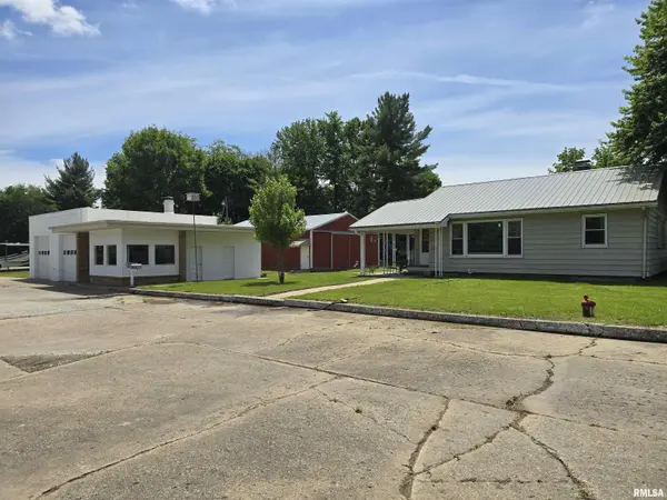 110 & 120 E VALLEY VIEW DR, Banner, IL 61520