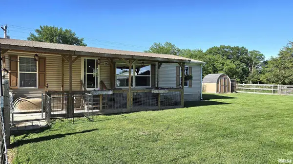 25721 N DOGPATCH RD, Ellisville, IL 61431