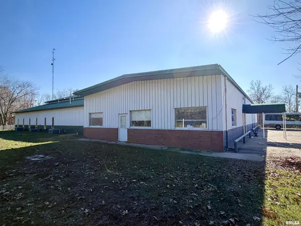 907 State Highway 14,  Carmi,  IL 62821