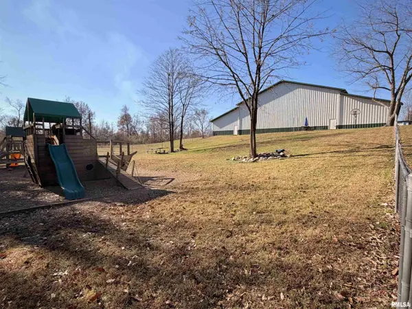 907 State Highway 14, Carmi, IL 62821