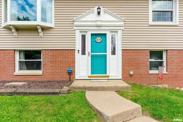 304 DUNDEE RD, East Peoria, IL 61611