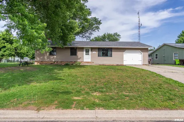 106 GILES DR, Mackinaw, IL 61755