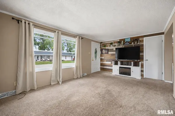300 MILLER CT, Brimfield, IL 61517
