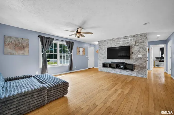 4502 E TERRACE DR, Chillicothe, IL 61523