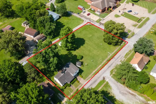 909 GRANT ST, Eldorado, IL 62930