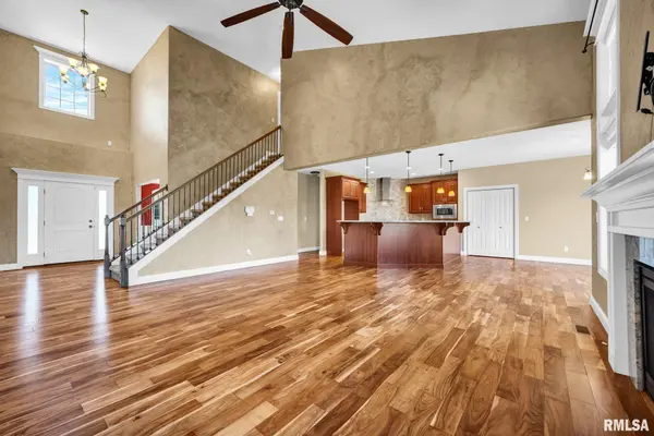 11215 N Country Ridge LN, Dunlap, IL 61525