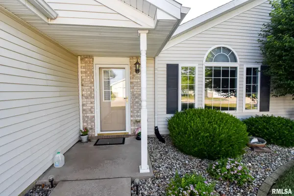 2003 W JUBILEE LN, Dunlap, IL 61525