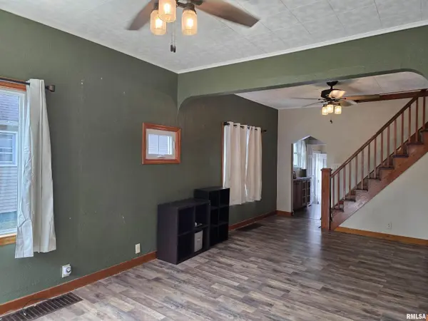 726 N 7TH AVE, Canton, IL 61520