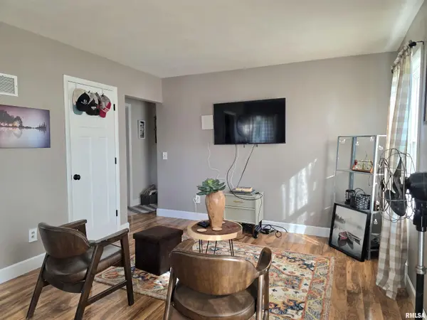 244 LAWNRIDGE DR, Creve Coeur, IL 61610