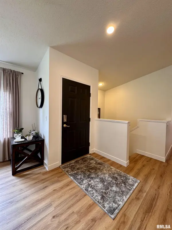 1123 HAWTHORN RDG, Macomb, IL 61455