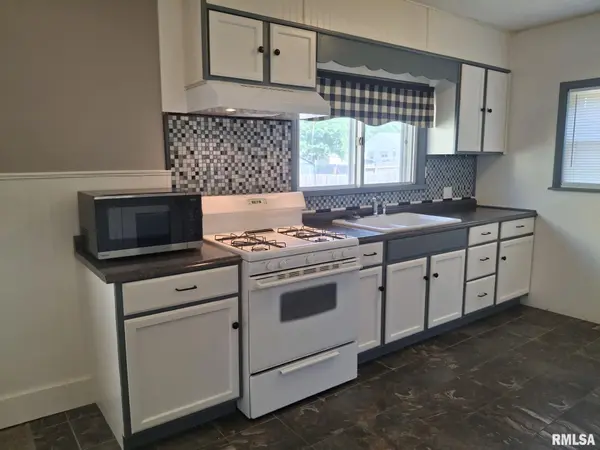 348 & 344 ALBERT ST, Creve Coeur, IL 61610