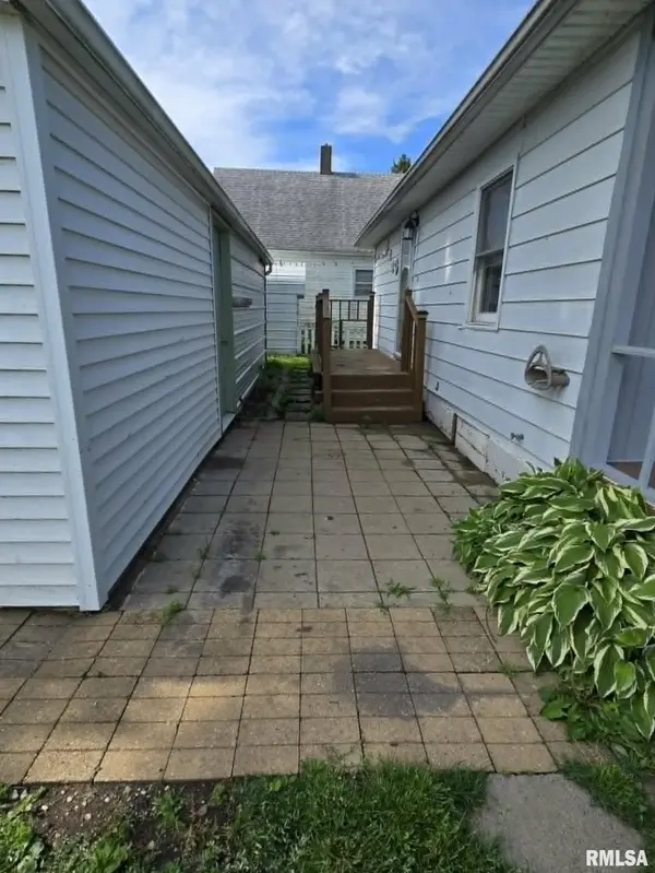 906 S 6TH AVE, Canton, IL 61520
