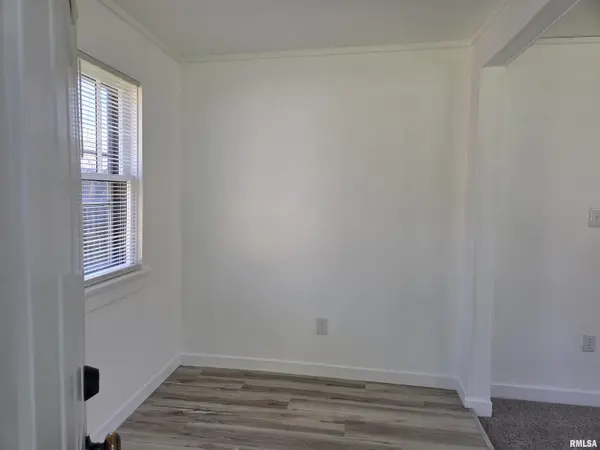 424 ALTA VISTA TER, Creve Coeur, IL 61610