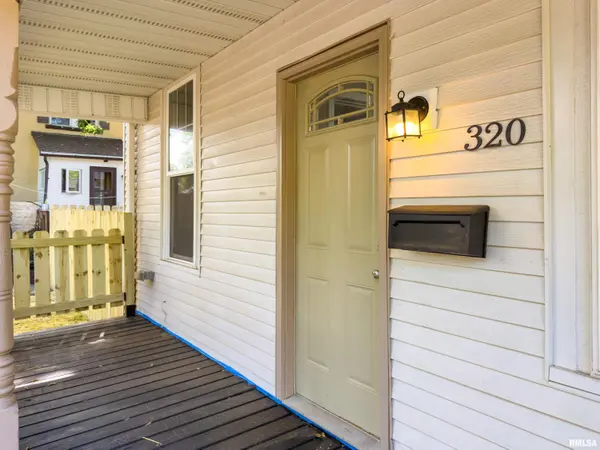 320 WALNUT ST, Pekin, IL 61554