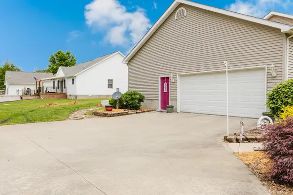 15136 EASTLAND RD, Marion, IL 62959
