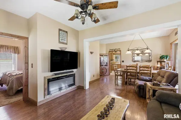 112 Beaver ST, Cambria, IL 62915