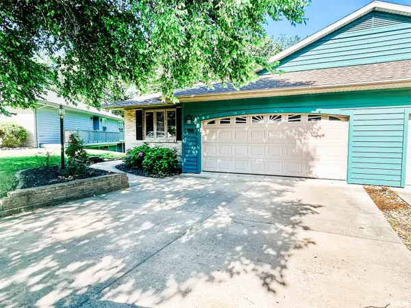 1105 BAYBERRY LN, Macomb, IL 61455