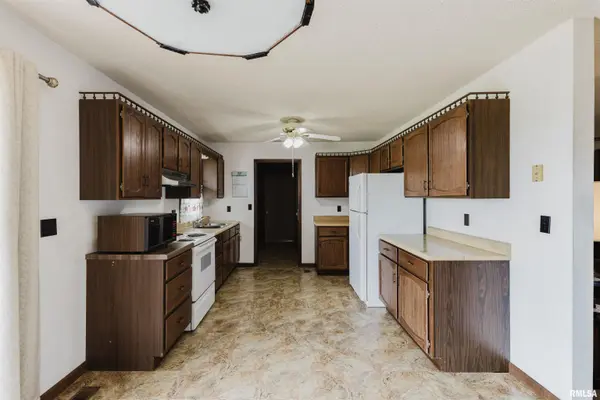 9853 E Illinois Highway 148, Bonnie, IL 62816