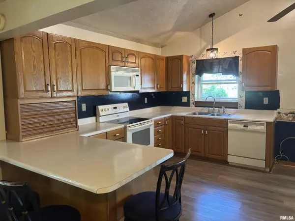 218 S CENTER ST, Lacon, IL 61540