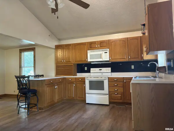 218 S CENTER ST, Lacon, IL 61540