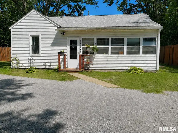 632 E Searing ST, Carbondale, IL 62901-1809