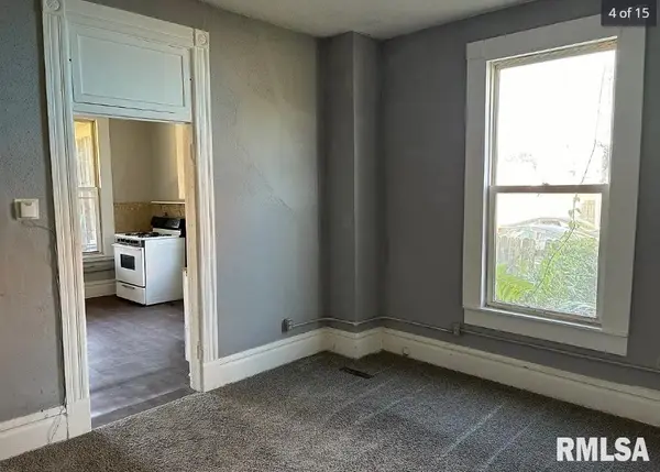910 W 3RD ST #912, Davenport, IA 52802
