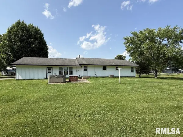 365 Bryden ST, Vergennes, IL 62994
