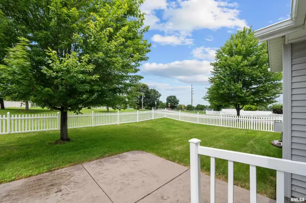 6922 MADISON ST, Davenport, IA 52806