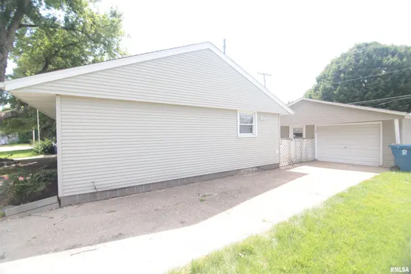 4521 11TH Street Court, East Moline, IL 61244