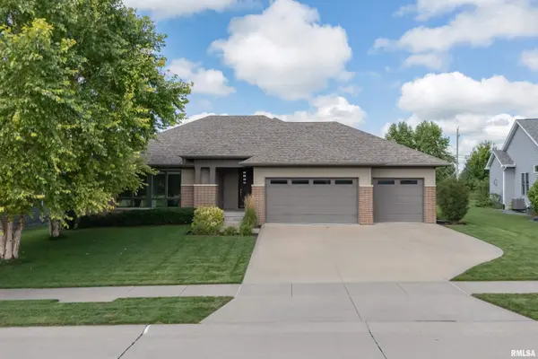 6262 Wildberry DR, Bettendorf, IA 52722