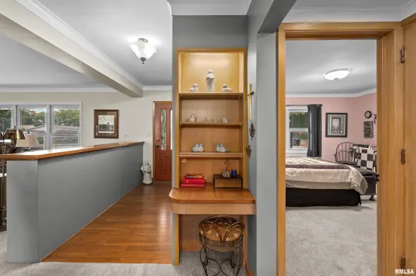 2520 31ST Avenue Court, Moline, IL 61265