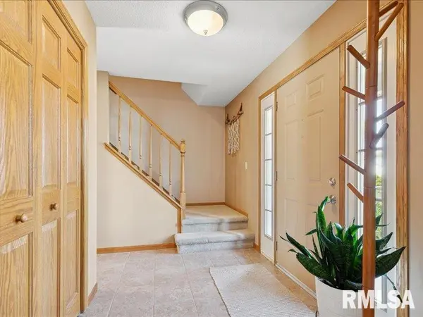 1315 W 52ND Street Court, Davenport, IA 52806-3753