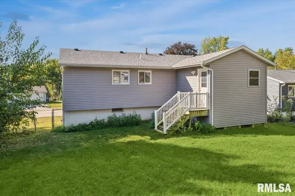 3328 GREENFIELD RD, Bettendorf, IA 52722